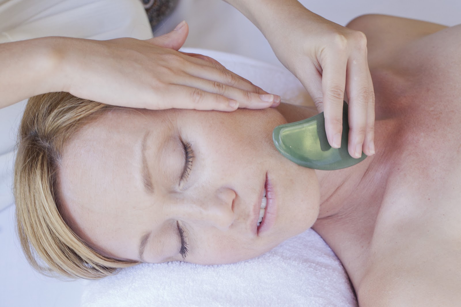 Thai Lift™ Face & Neck Treatment | KLIN Scents of Life | Jade Gua Sha